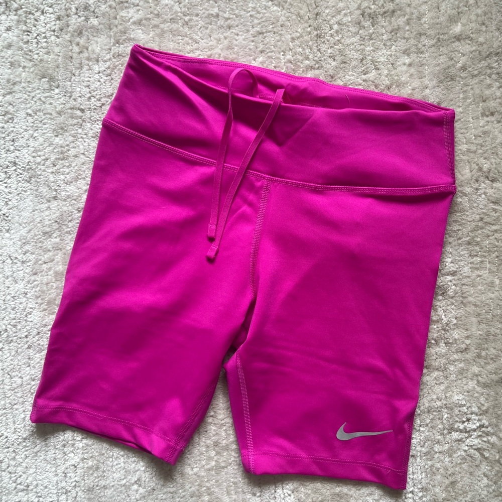 Nike Dri-FIT Fuchsia Leggings